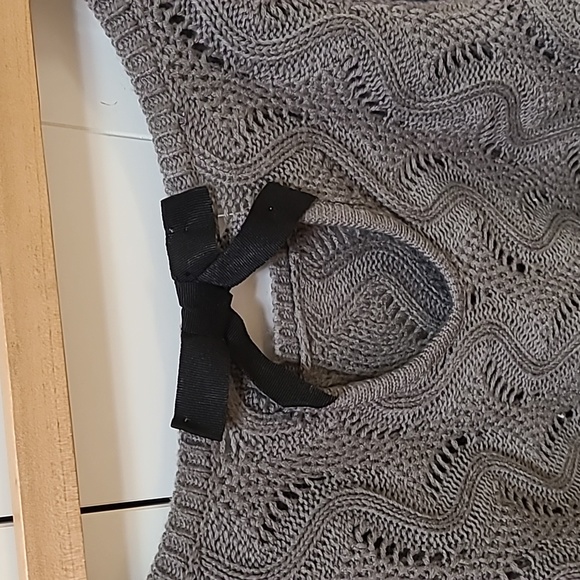 Women's sweaters - Picture 1 of 5